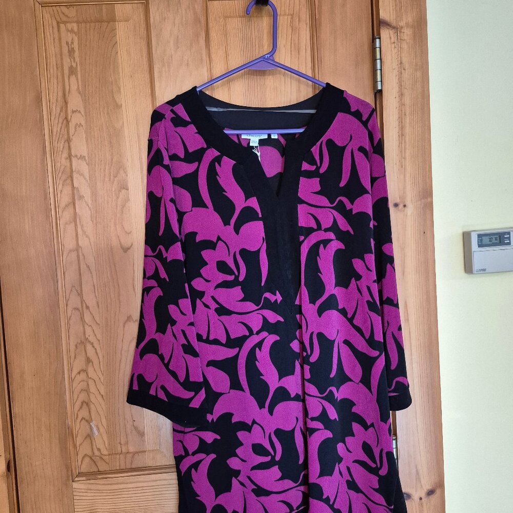 Chico's Travelers Modern Feather Kurta (tunic) Size 3 (XL/16), Fresh Plum. NWT